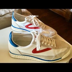 Tretorn tennis shoes size 7.5